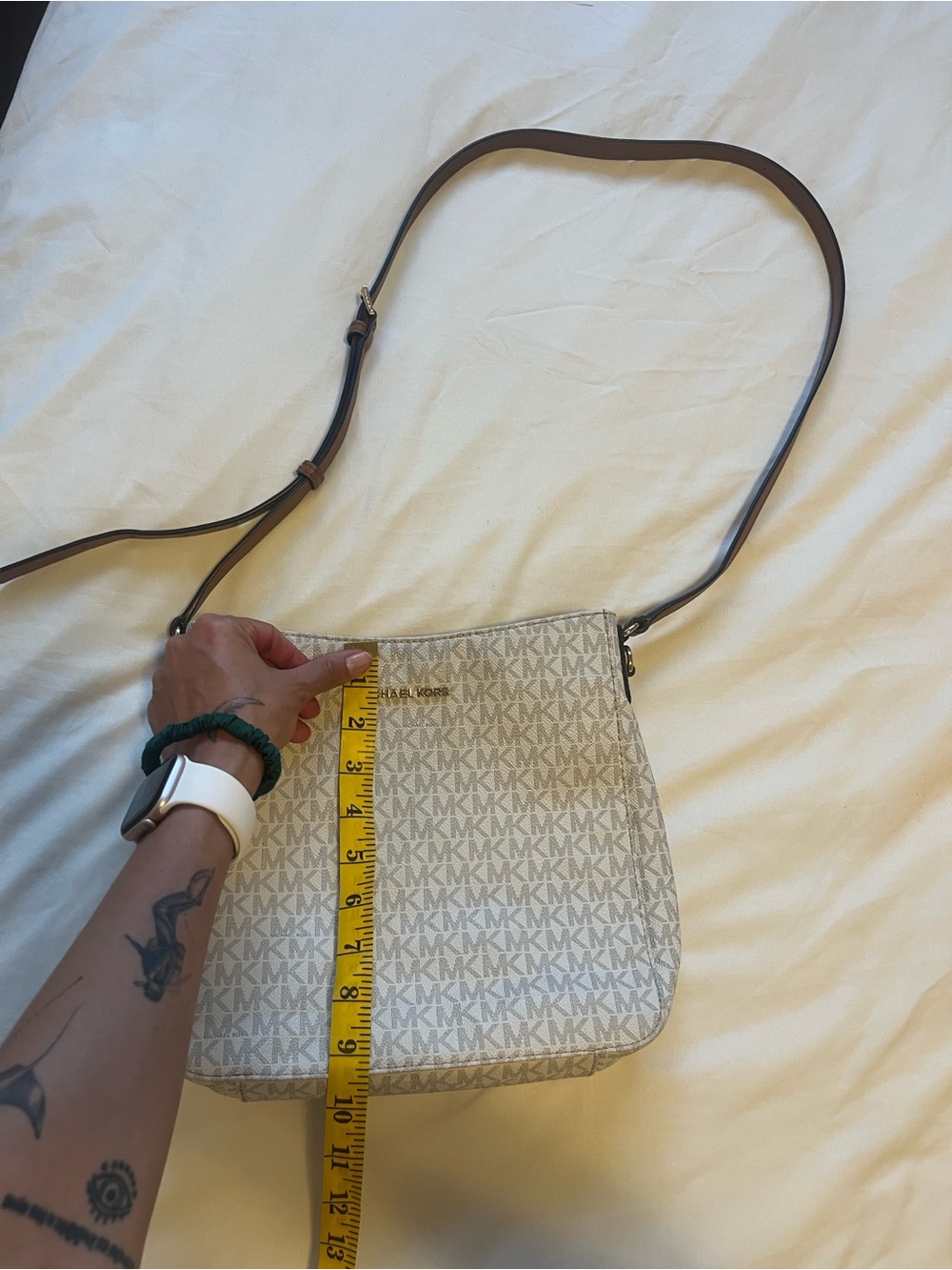 Michael Kors Beige Monogram Crossbody with Brown Strap - Picture 5 of 16